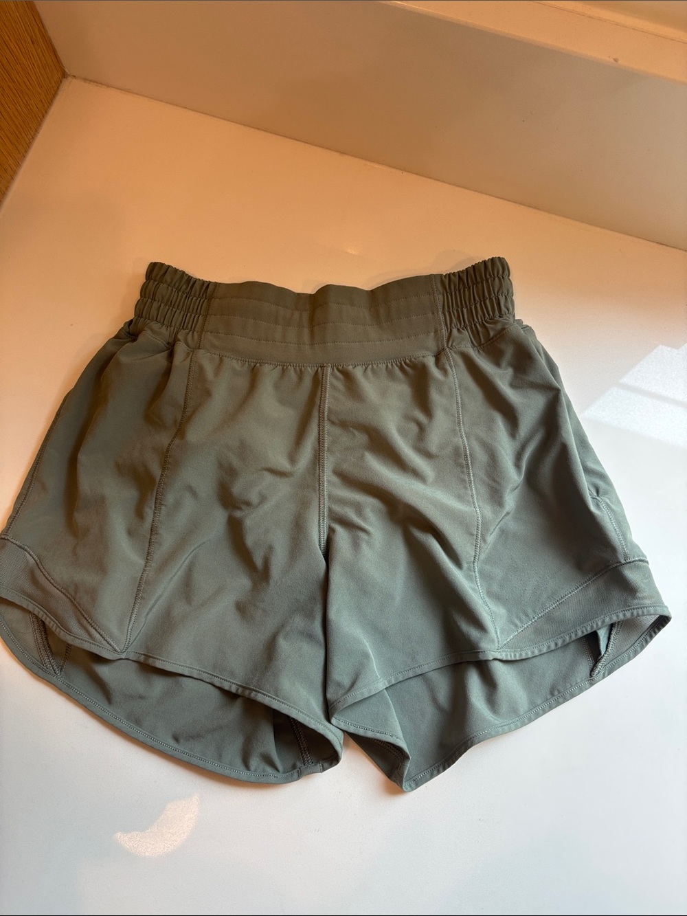 lululemon hotty hot high rise 4” shorts
